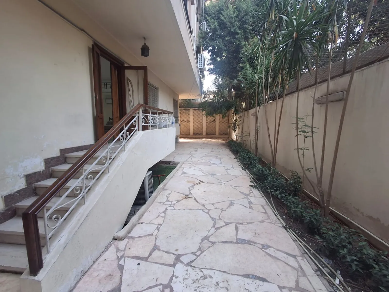 مقرات اداريه للبيع في المعادي سرايات المعادي مساحة: 450 م² تتكون من 4 غرفة 3 حمام نصف مفروش 5 نجوم #6290