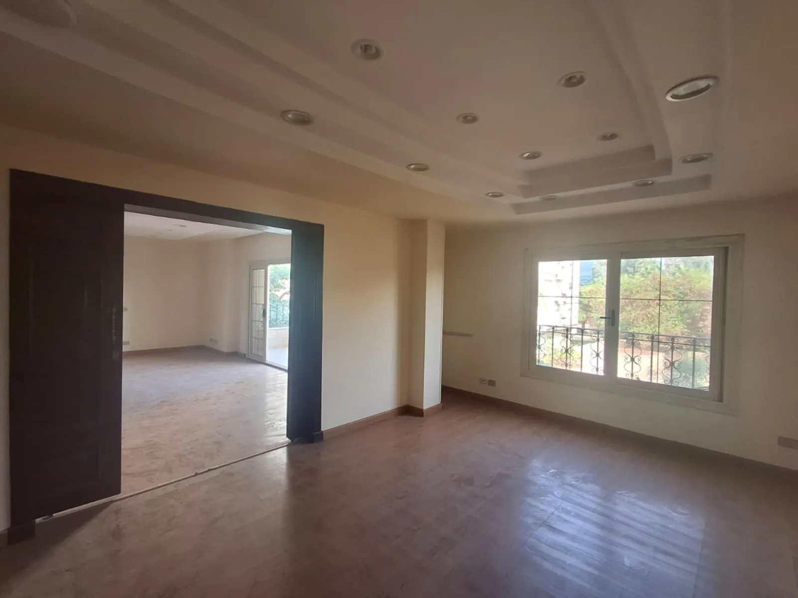 مقرات اداريه للبيع في المعادي سرايات المعادي مساحة: 1050 م² تتكون من 25 غرفة 14 حمام متشطب 1 نجوم #6301