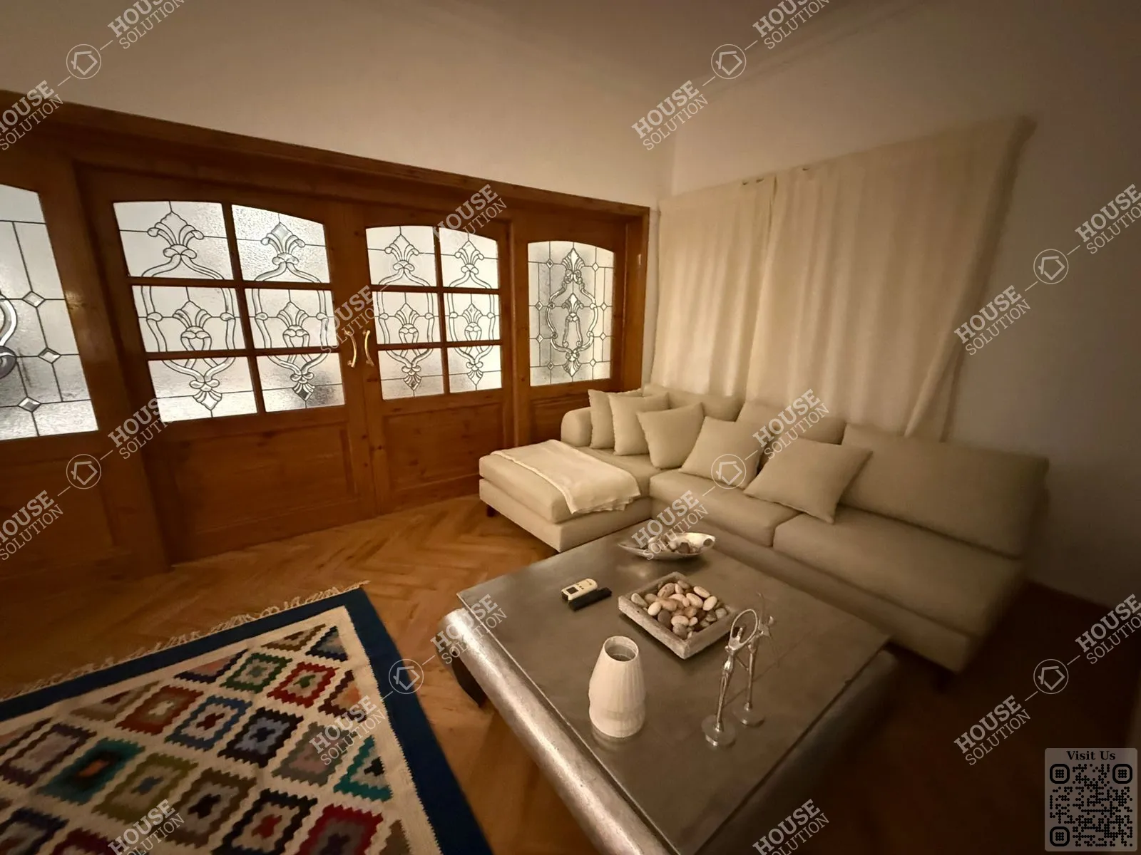 غرفة الاستقبال	 @ شقق للإيجار في المعادي سرايات المعادي مساحة: 140 م² تتكون من 2 غرفة 1 حمام مفروش مودرن 5 نجوم #6443-1