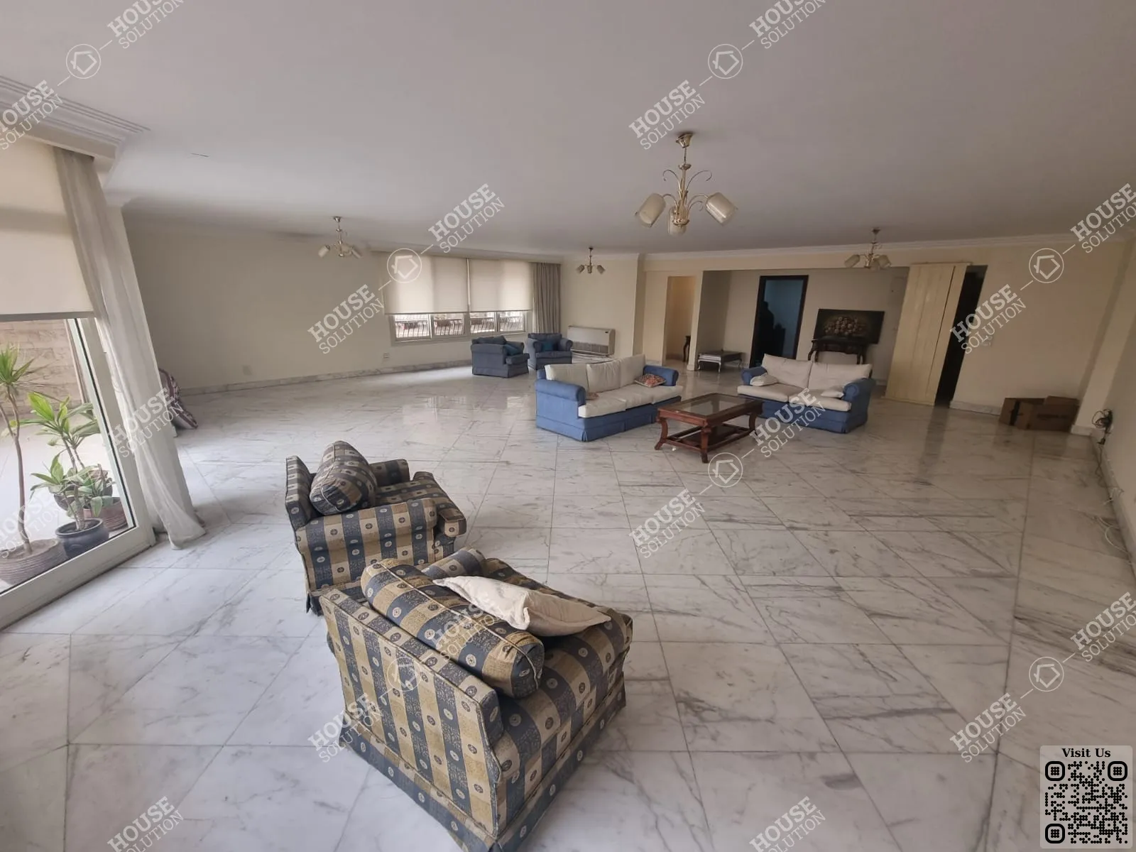 غرفة الاستقبال	 @ شقق للبيع في المعادي سرايات المعادي مساحة: 350 م² تتكون من 4 غرفة 4 حمام نصف مفروش 5 نجوم #6501-1