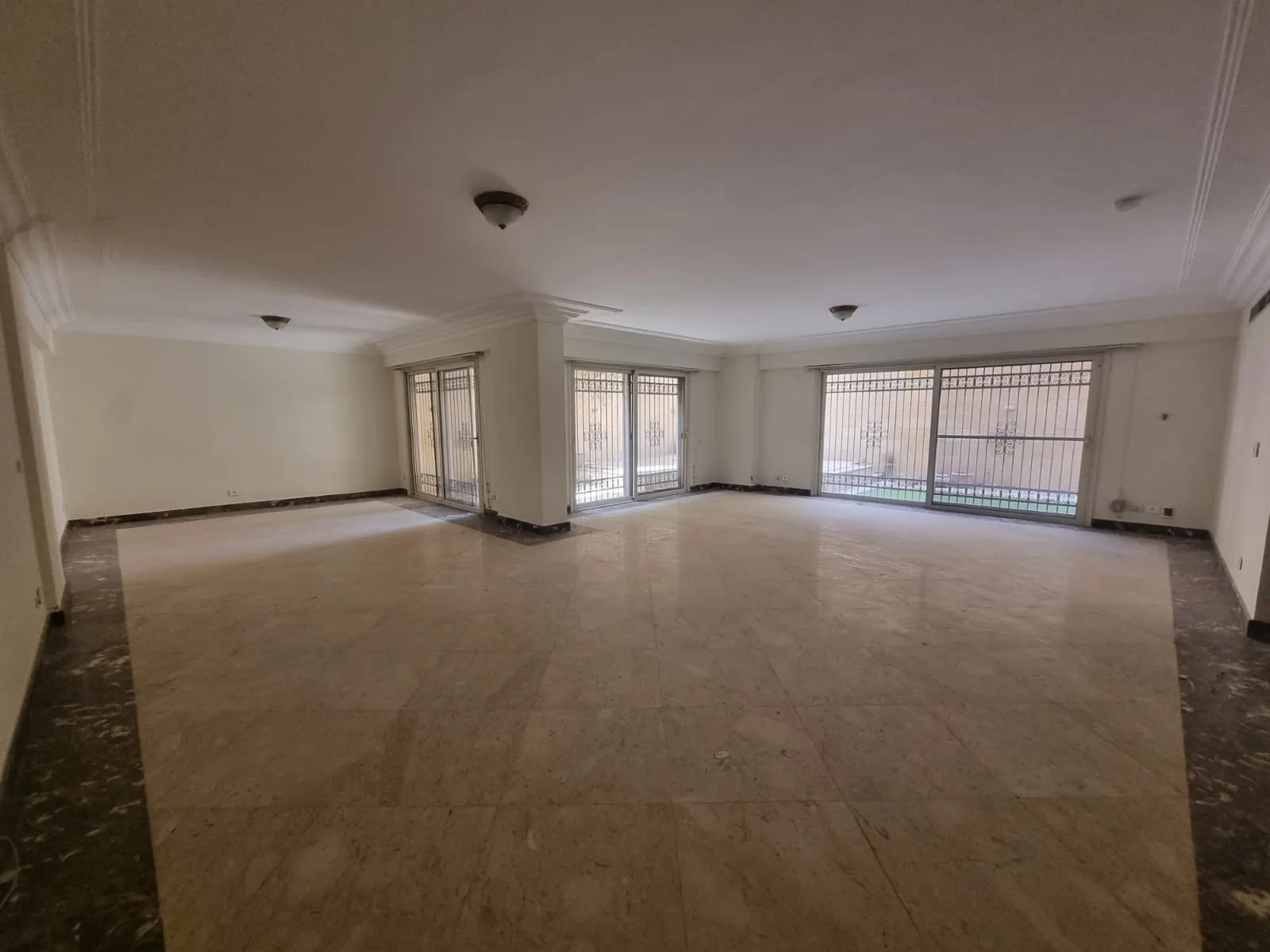 Ground Floors For Sale In Maadi Maadi Sarayat Area: 400 m² consists of 4 Bedrooms 5 Bathrooms Semi furnished 5 stars #6508