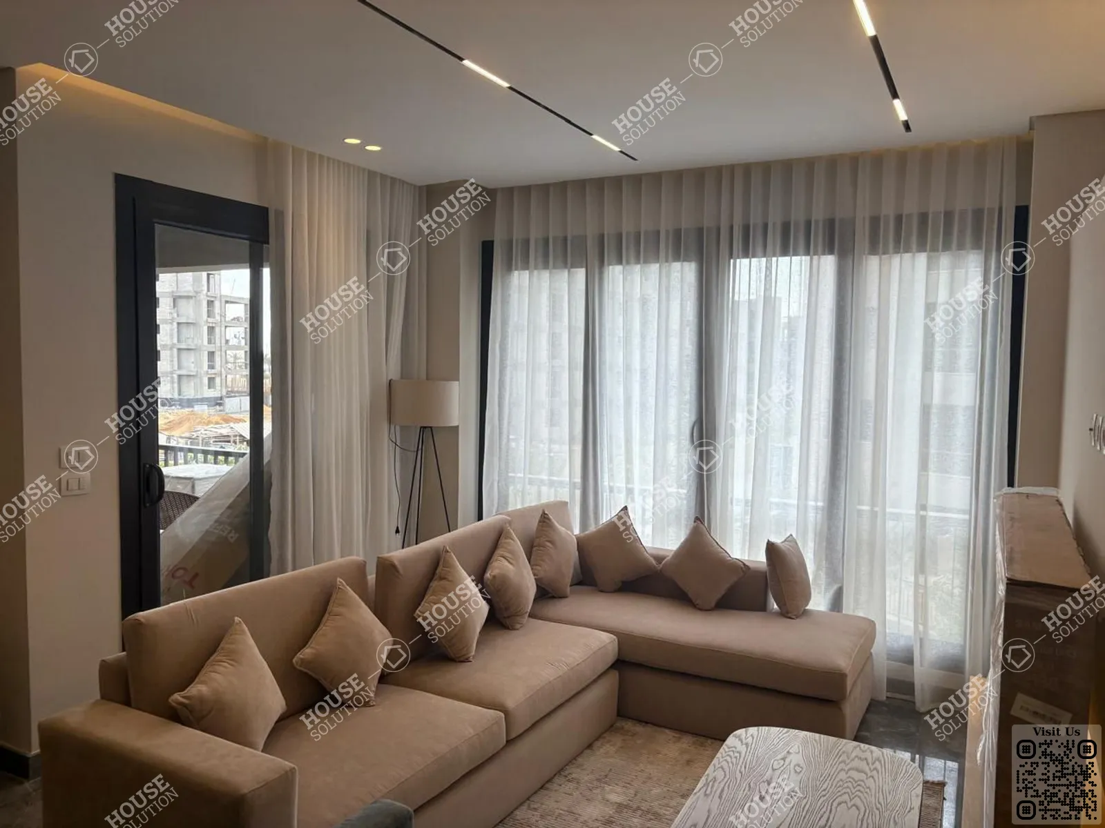 غرفة الاستقبال	 @ شقق للإيجار في القاهرة الجديدة المنطقة الخامسة مساحة: 161 م² تتكون من 3 غرفة 2 حمام مفروش مودرن 5 نجوم #6525-2