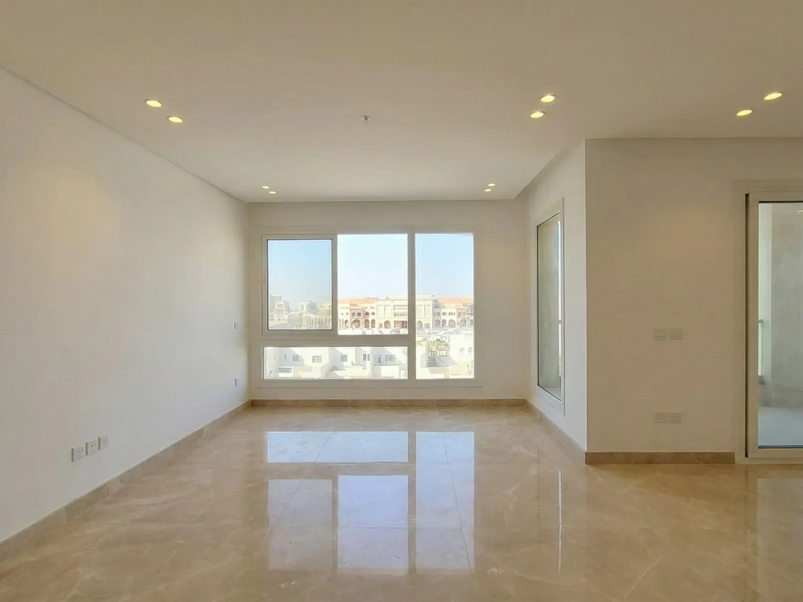 Duplexes For Sale In New Cairo Hyde Park Area: 209 m² consists of 3 Bedrooms 3 Bathrooms Unfurnished 5 stars #6526