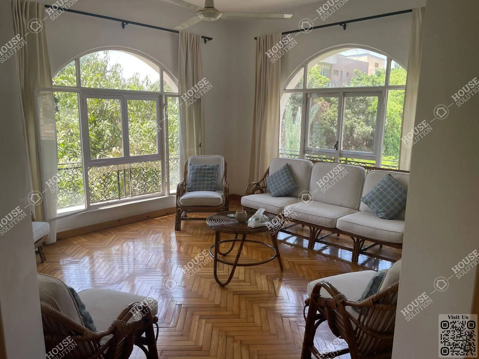 غرفة الاستقبال	 @ شقق للبيع في المعادي سرايات المعادي مساحة: 220 م² تتكون من 4 غرفة 3 حمام نصف مفروش 5 نجوم #6536-0