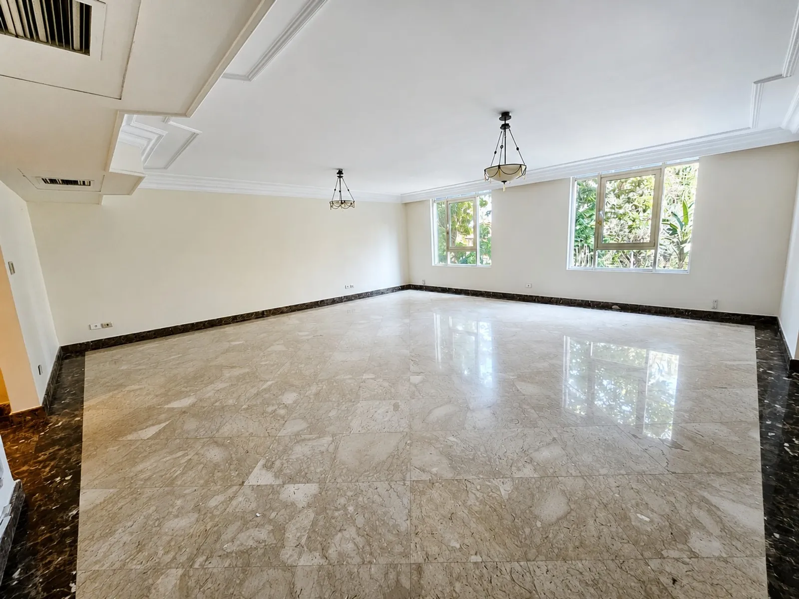 Apartments For Sale In Maadi Maadi Degla Area: 320 m² consists of 4 Bedrooms 4 Bathrooms Semi furnished 5 stars #6653